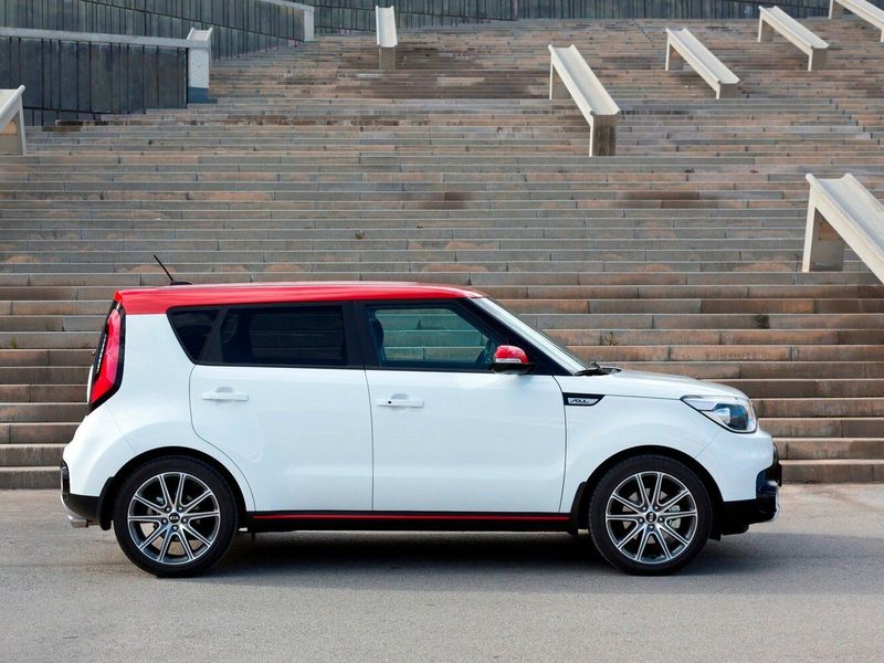 Kia Soul II Рестайлинг, Хэтчбек 5 дв. — вид слева