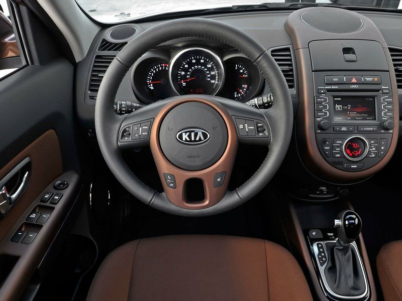Kia Soul أنا فيس ليفت، هاتشباك 5 أبواب — منطقة السائق