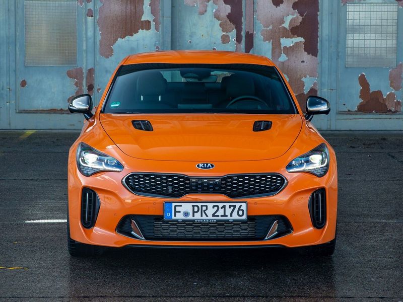 Kia Stinger I Рестайлинг, Лифтбэк — вид спереди