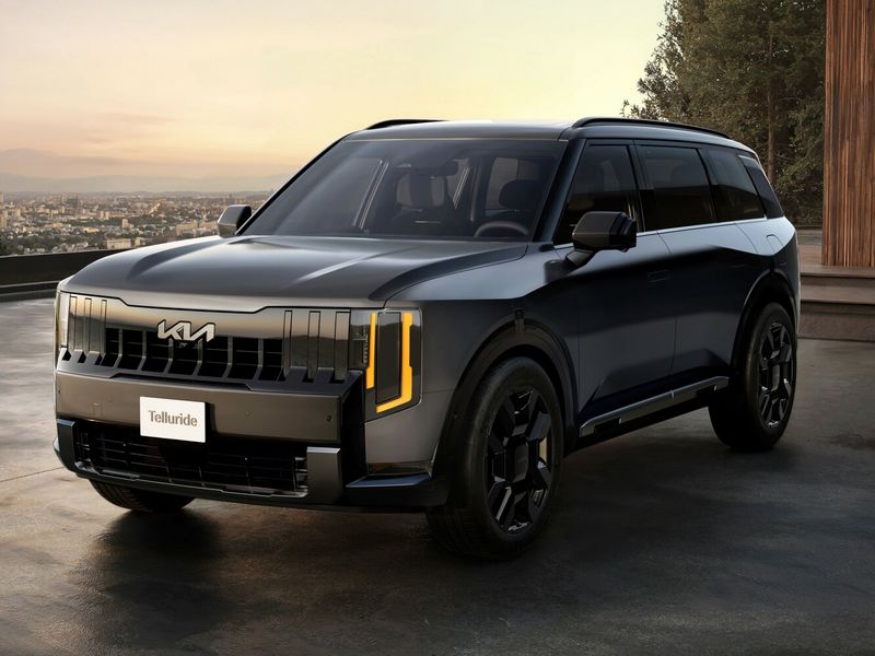 Kia Telluride II، دفع رباعي 5 أبواب — منظر أمامي بزاوية ثلاثة أرباع