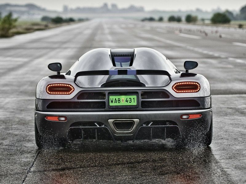 Koenigsegg Agera، تارغا — منظر خلفي