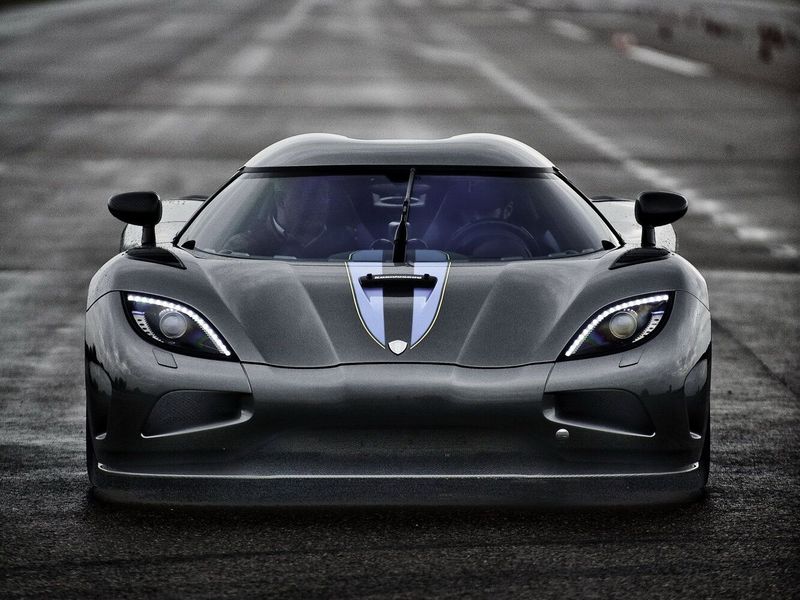 Koenigsegg Agera، تارغا — منظر أمامي