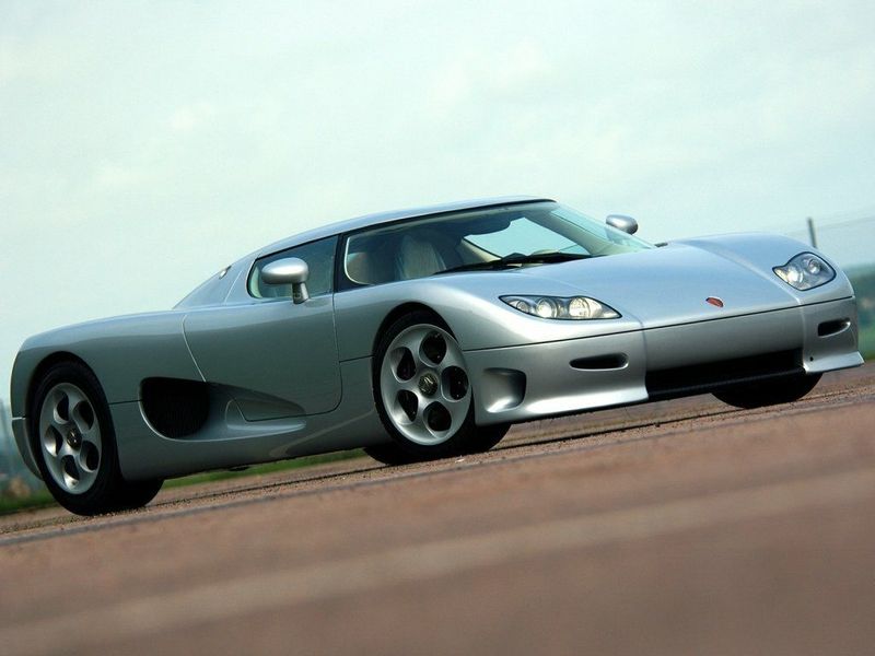 Koenigsegg CC8S، كوبيه — منظر أمامي أيمن