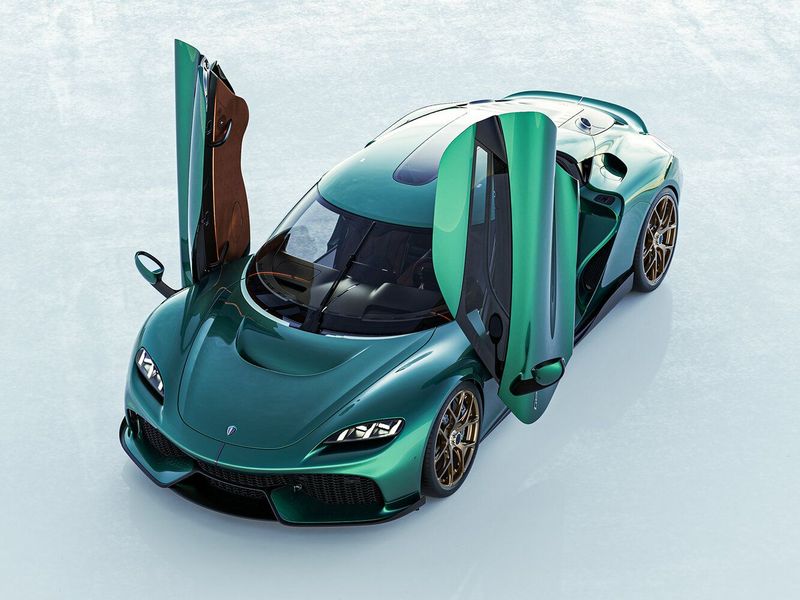 Koenigsegg Gemera، كوبيه — منظر أمامي بزاوية ثلاثة أرباع