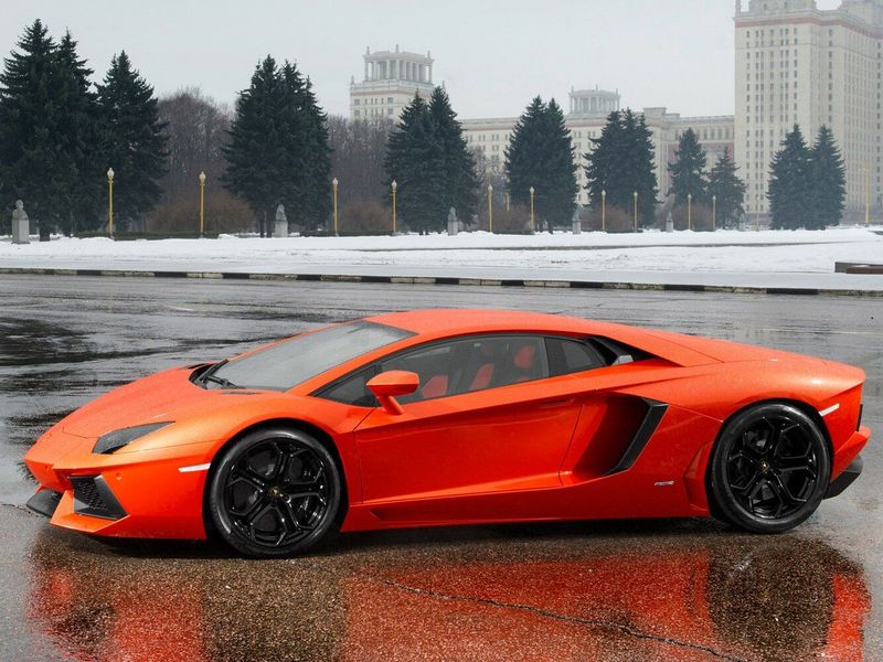 Lamborghini Aventador I، كوبيه — منظر أمامي أيسر