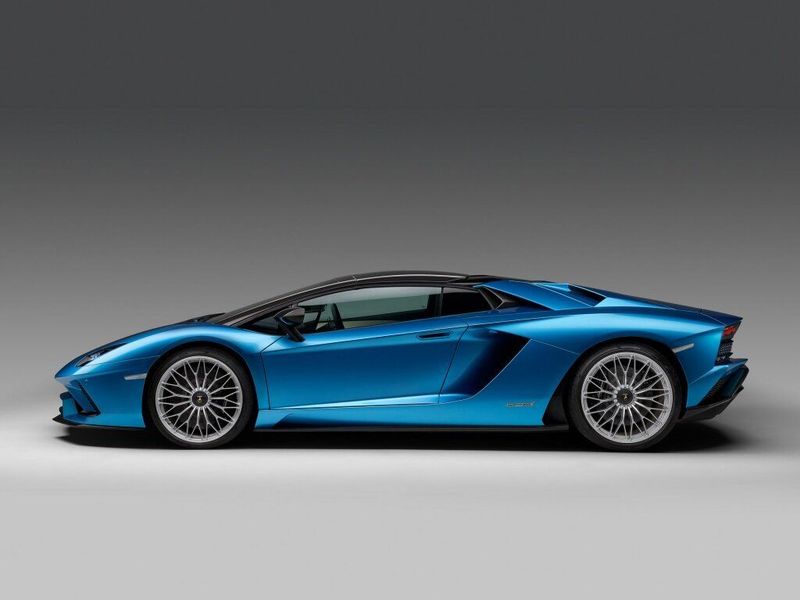 Lamborghini Aventador أنا فيس ليفت، رودستر — منظر من الجانب الأيسر