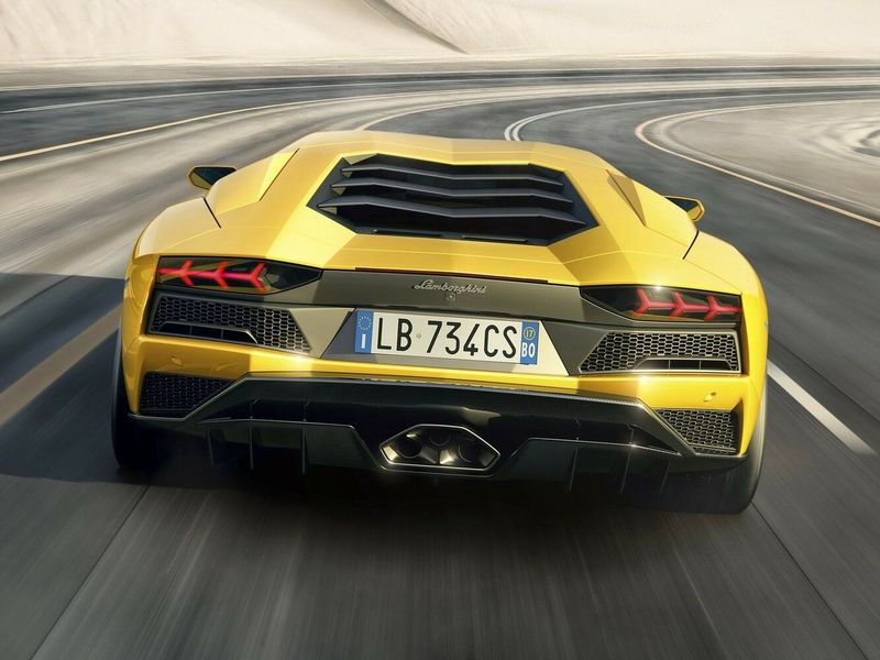 Lamborghini Aventador أنا فيس ليفت، كوبيه — منظر خلفي