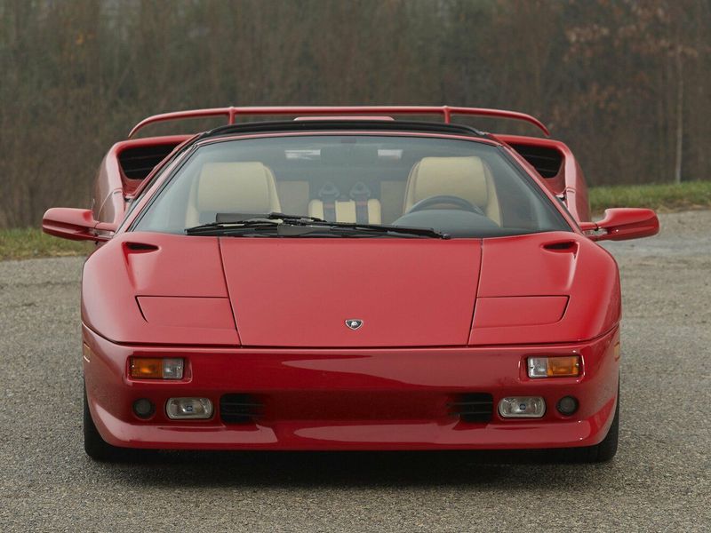 Lamborghini Diablo، رودستر — منظر أمامي
