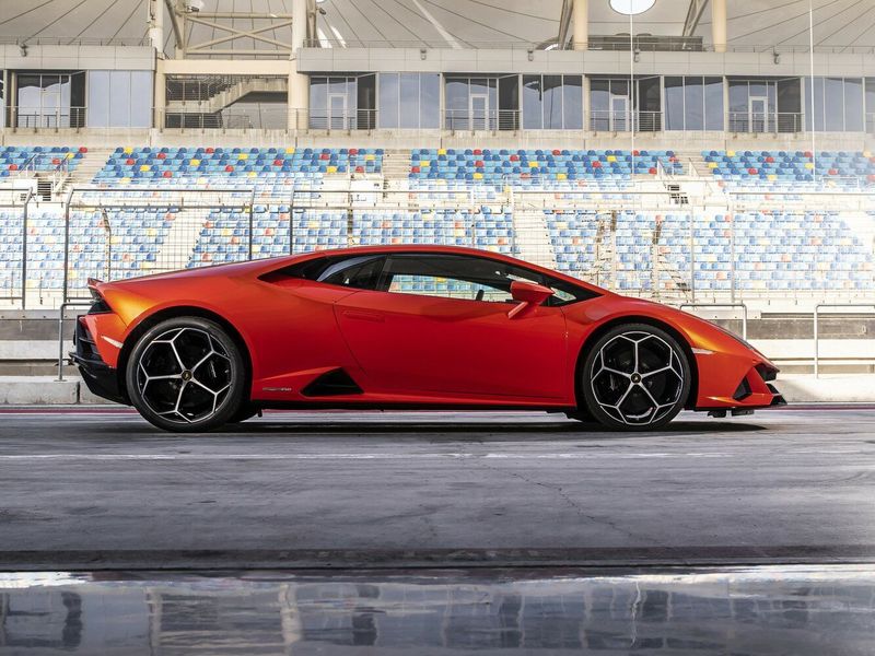 Lamborghini Huracán أنا فيس ليفت، كوبيه — منظر من الجانب الأيمن
