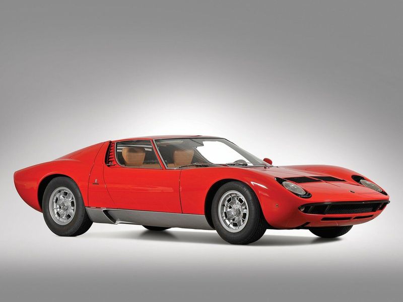 Lamborghini Miura، كوبيه — منظر أمامي أيمن