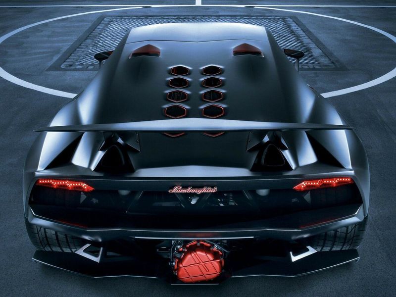 Lamborghini Sesto Elemento، كوبيه — منظر خلفي