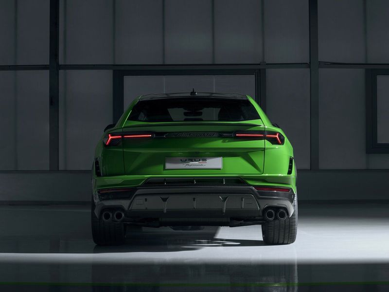 Lamborghini Urus أنا فيس ليفت، دفع رباعي 5 أبواب Performante — منظر خلفي