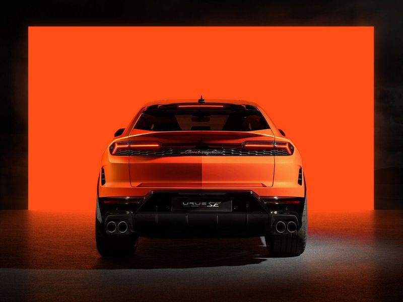 Lamborghini Urus أنا فيس ليفت، دفع رباعي 5 أبواب Se — منظر خلفي