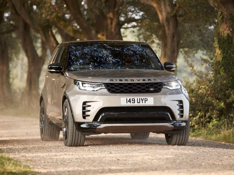 Land Rover Discovery V Рестайлинг, Внедорожник 5 дв. — вид спереди