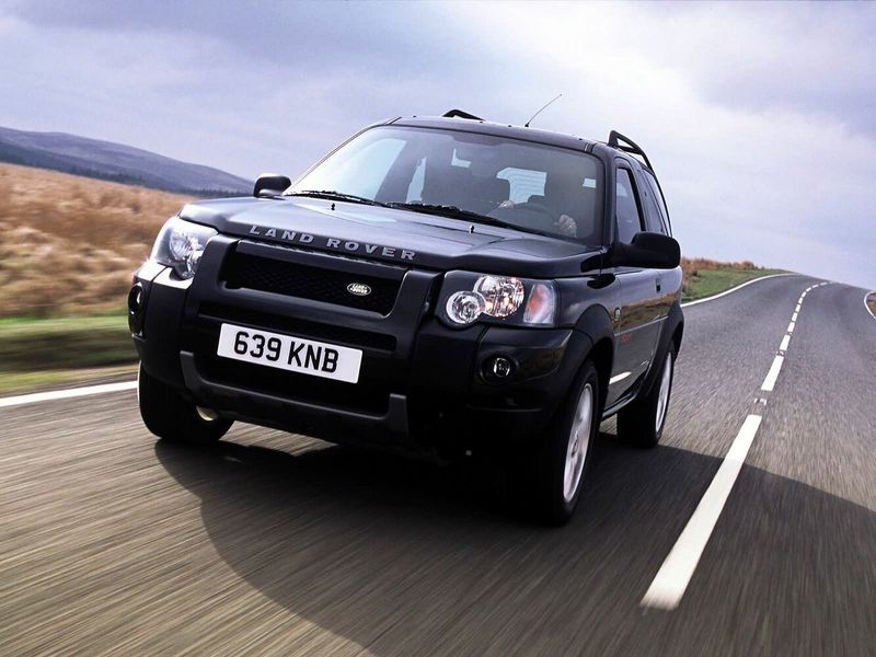 Land Rover Freelander I Рестайлинг, Внедорожник 3 дв. — вид спереди слева