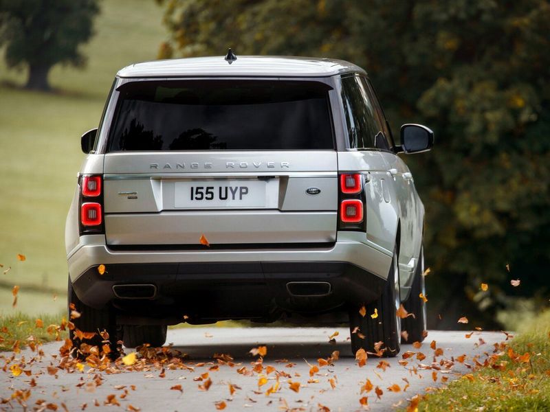 Land Rover Range Rover فيس ليفت IV، دفع رباعي 5 أبواب Long — منظر خلفي