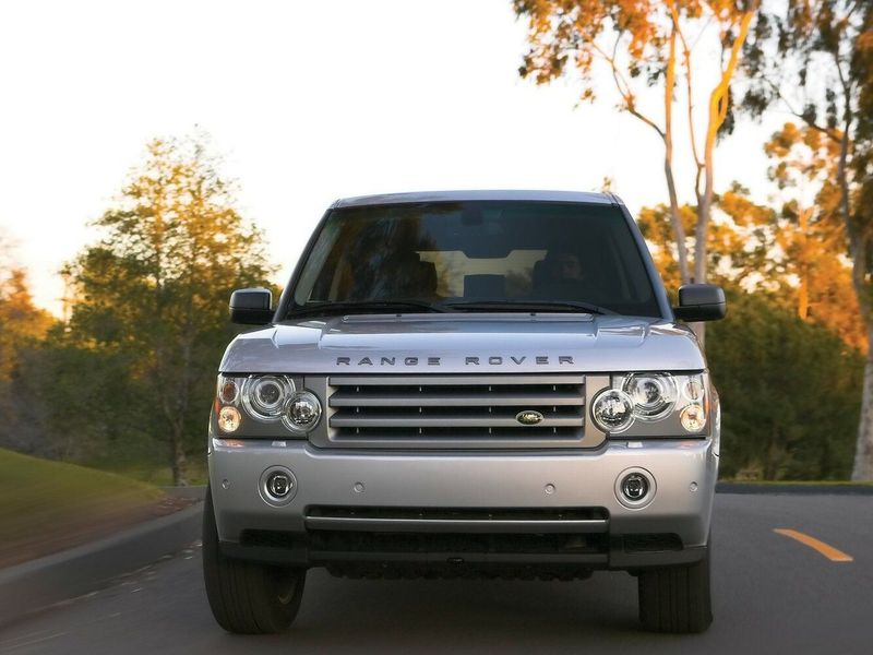 Land Rover Range Rover ثالثاً فيس ليفت، دفع رباعي 5 أبواب — منظر أمامي