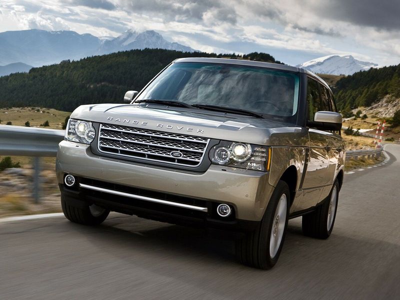 Land Rover Range Rover ثالثاً فيس ليفت 2، دفع رباعي 5 أبواب — منظر أمامي أيمن