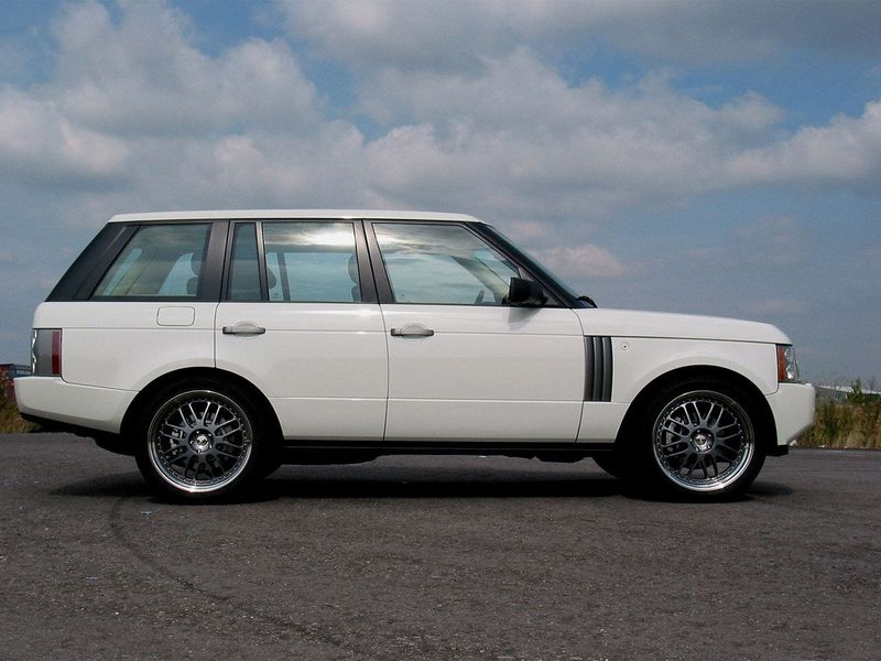 Land Rover Range Rover ثالثاً، دفع رباعي 5 أبواب — منظر من الجانب الأيمن