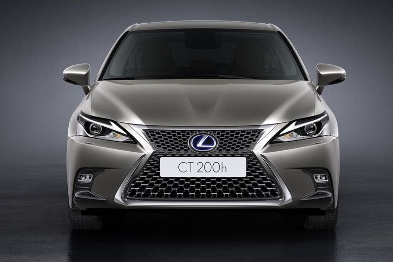 Lexus CT أنا فيس ليفت 2، هاتشباك 5 أبواب — منظر أمامي