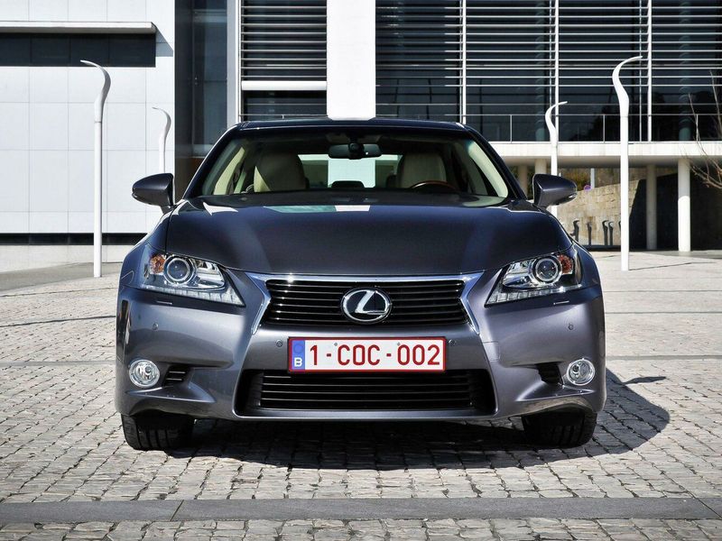 Lexus GS رابعاً، سيدان — منظر أمامي