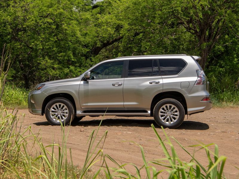 Lexus GX II Рестайлинг 2, Внедорожник 5 дв. — вид справа