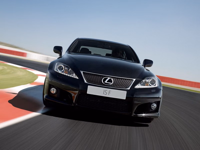 Lexus IS F، سيدان — منظر أمامي
