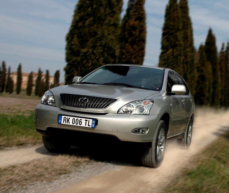 Lexus RX فيس ليفت الثاني، دفع رباعي 5 أبواب — منظر أمامي أيمن