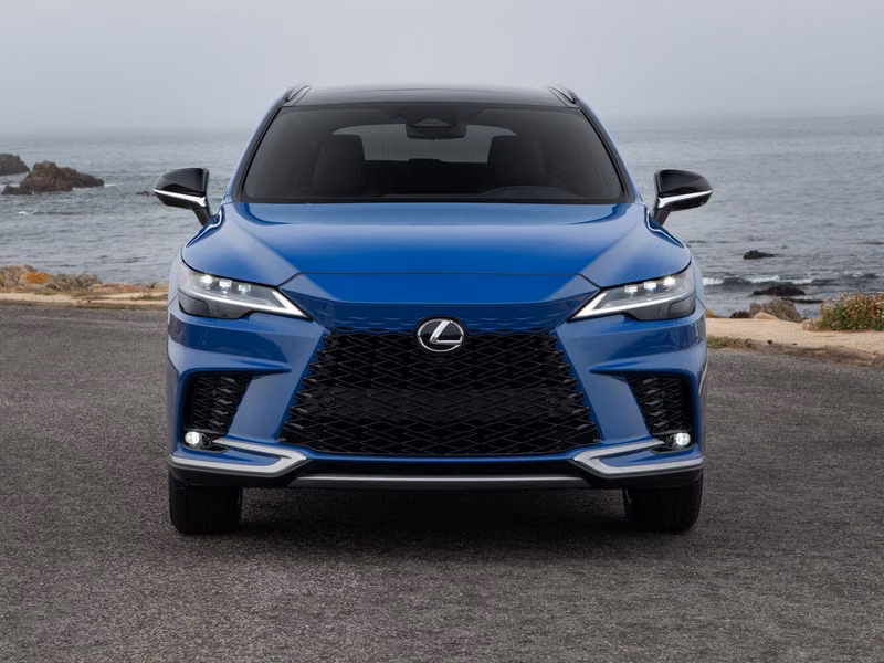 Lexus RX V، دفع رباعي 5 أبواب — منظر أمامي
