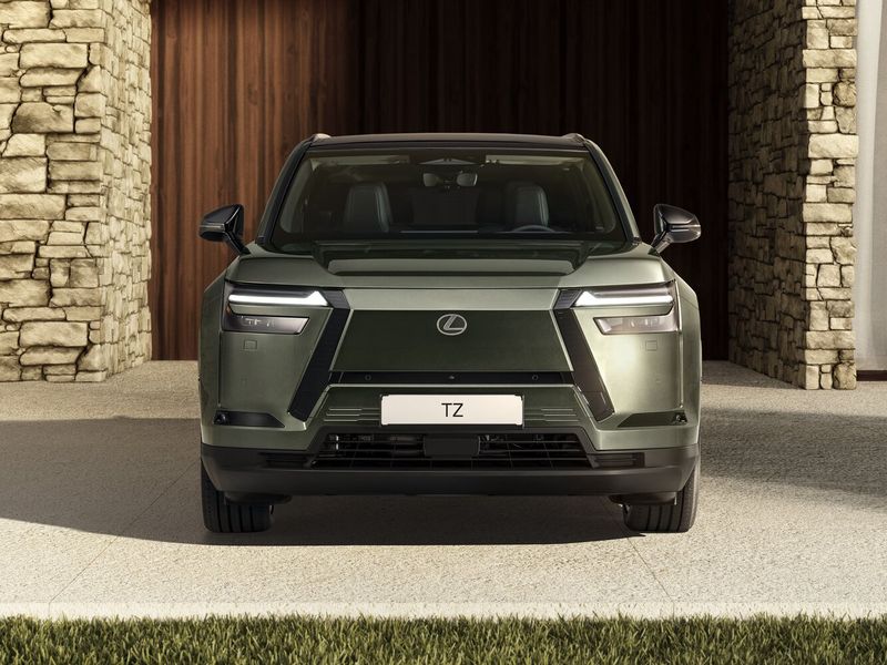 Lexus TZ، دفع رباعي 5 أبواب — منظر أمامي