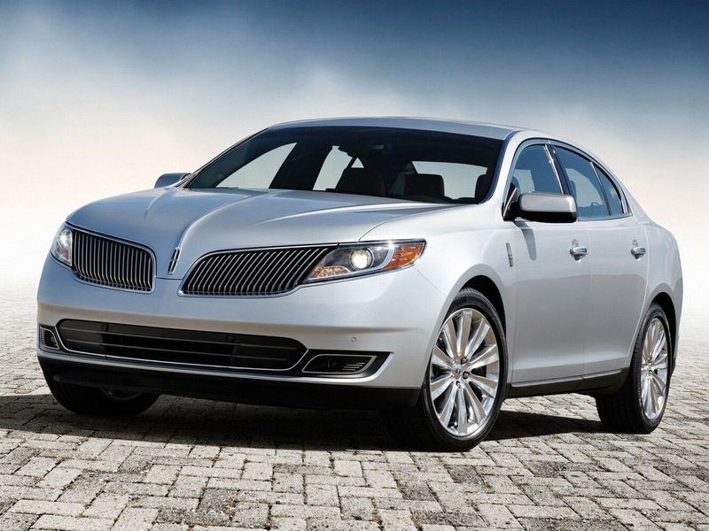 Lincoln MKS I Рестайлинг, Седан — вид спереди справа