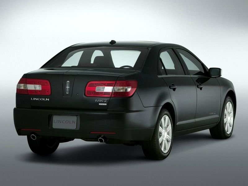 Lincoln MKZ أنا (زفير)، سيدان — منظر خلفي أيمن