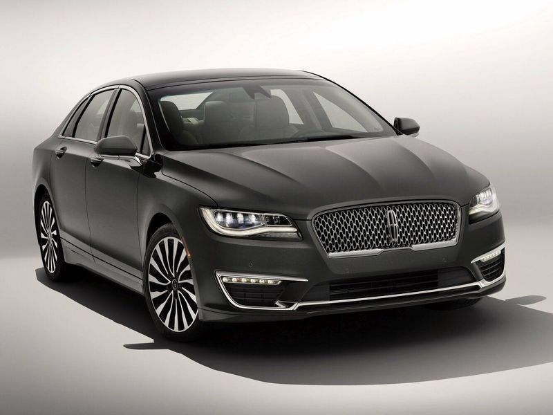 Lincoln MKZ فيس ليفت الثاني، سيدان — منظر أمامي أيمن