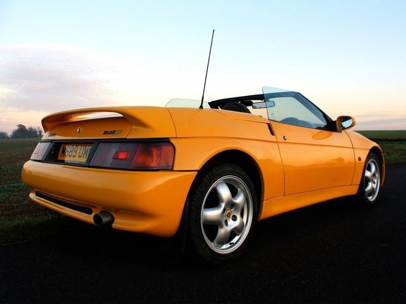 Lotus Elan, Кабриолет — вид сзади справа