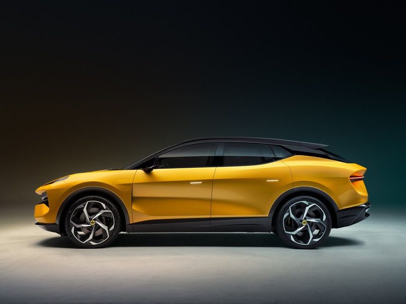 Lotus Eletre, Внедорожник 5 дв. — вид слева