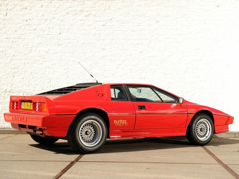 Lotus Esprit III, Купе — вид сзади справа