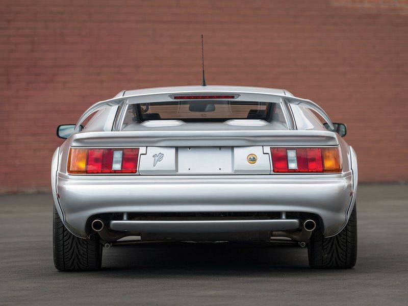 Lotus Esprit V, Купе — вид сзади