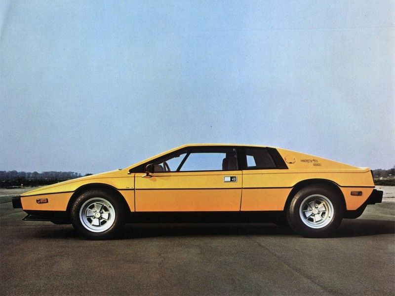 Lotus Esprit II, Купе — вид слева
