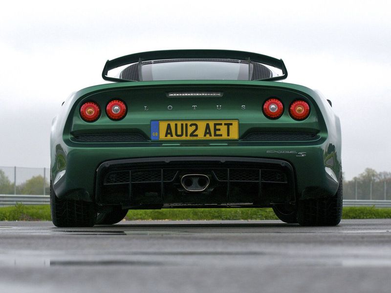 Lotus Exige III, Купе — вид сзади