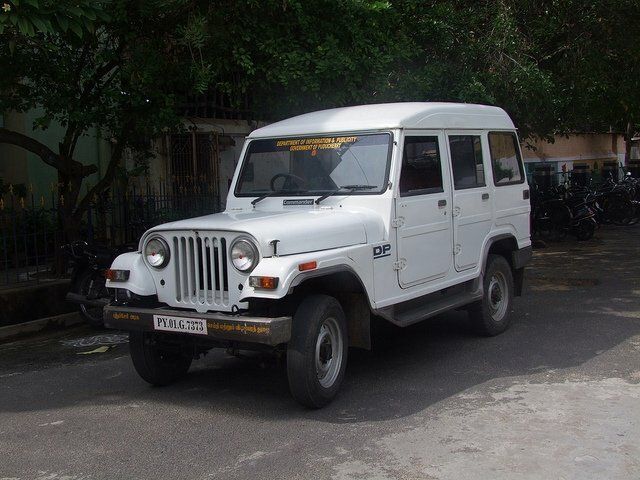 Mahindra Commander, Внедорожник 5 дв. — вид спереди слева