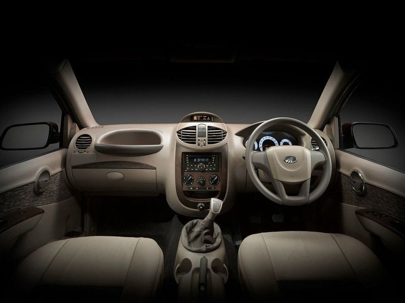 Mahindra Xylo، فان مدمج — لوحة القيادة