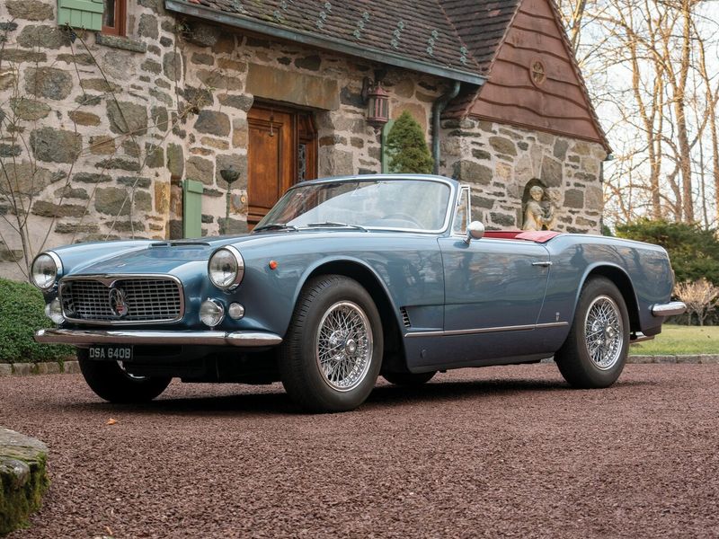 Maserati 3500 GT، قابلة للتحويل Spyder — منظر أمامي بزاوية ثلاثة أرباع
