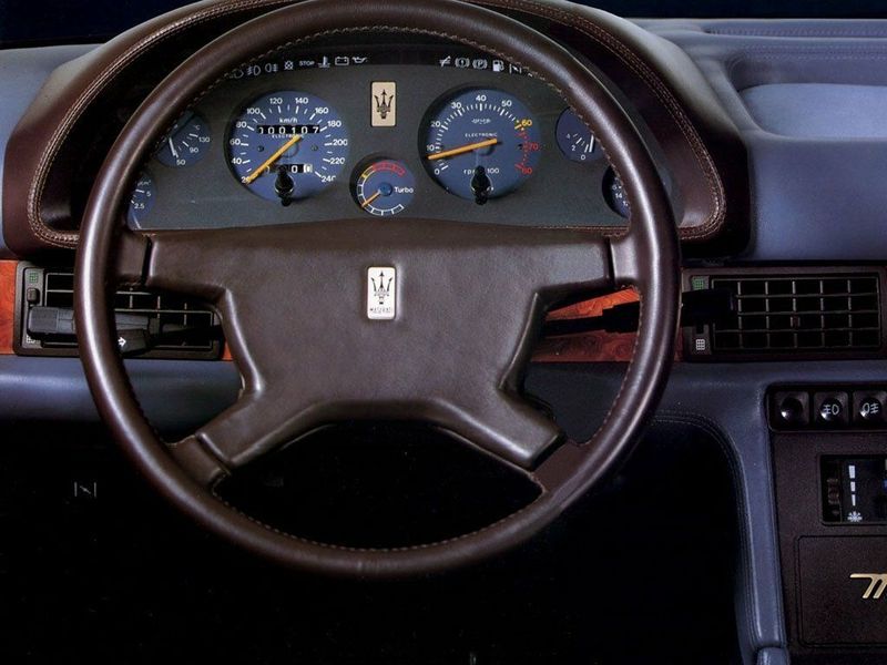 Maserati Biturbo, Седан — рулевое колесо
