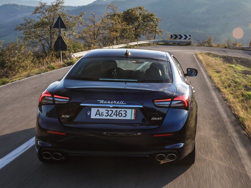 Maserati Ghibli ثالثاً فيس ليفت 2، سيدان — منظر خلفي