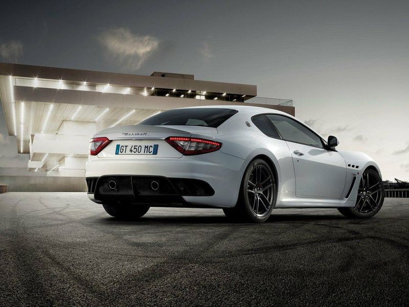 Maserati GranTurismo I، كوبيه MC Stradale — منظر خلفي أيمن
