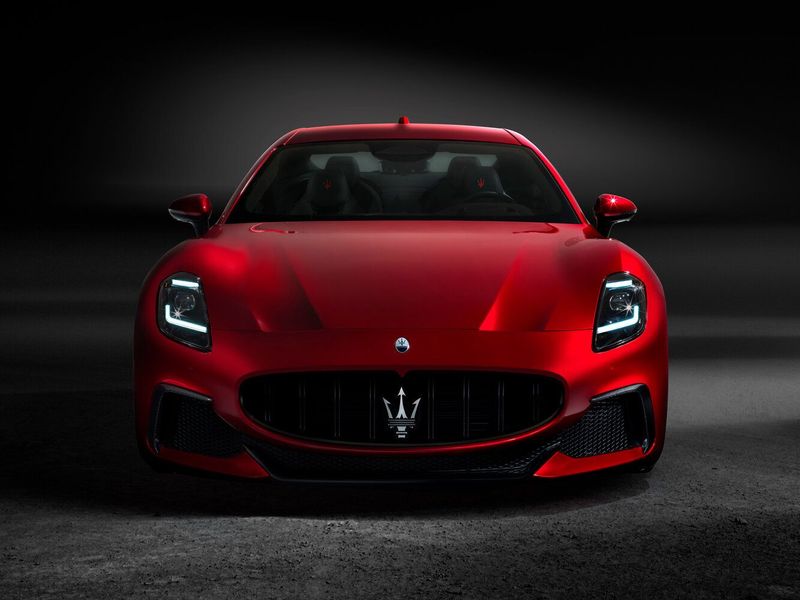 Maserati GranTurismo II, Купе — вид спереди