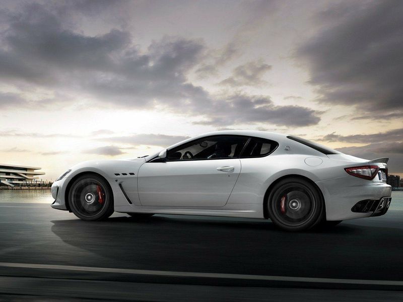 Maserati GranTurismo I، كوبيه MC Stradale — منظر من الجانب الأيسر
