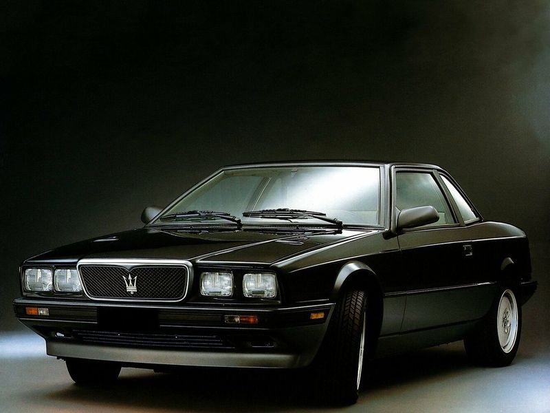 Maserati Karif، كوبيه — منظر أمامي أيسر