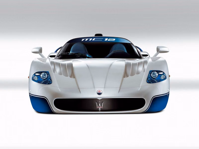 Maserati MC12، كوبيه — منظر أمامي