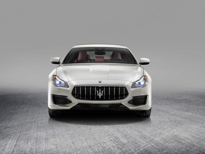 Maserati Quattroporte VI Рестайлинг, Седан — вид спереди